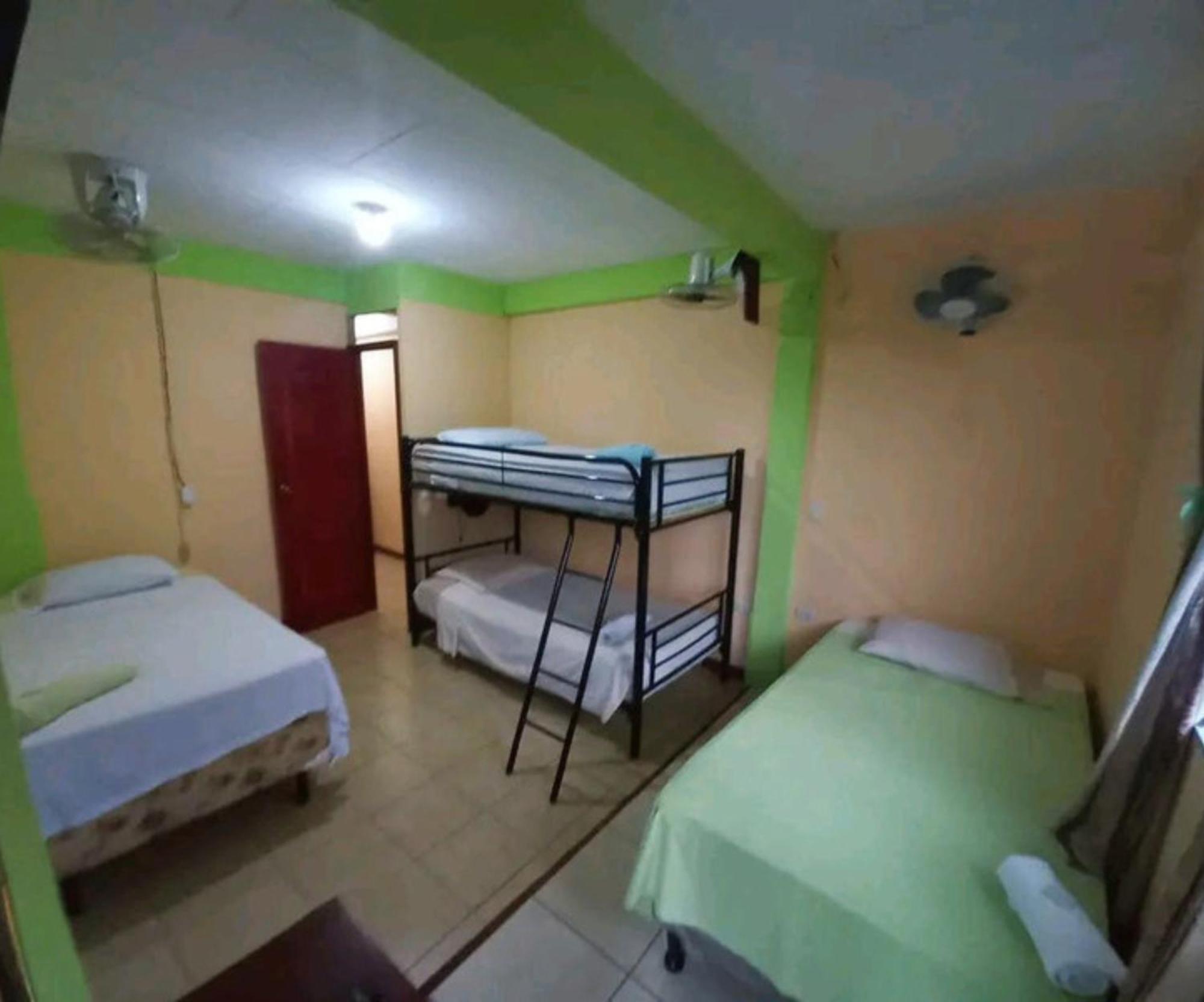 Hostal San Antonio León Buitenkant foto