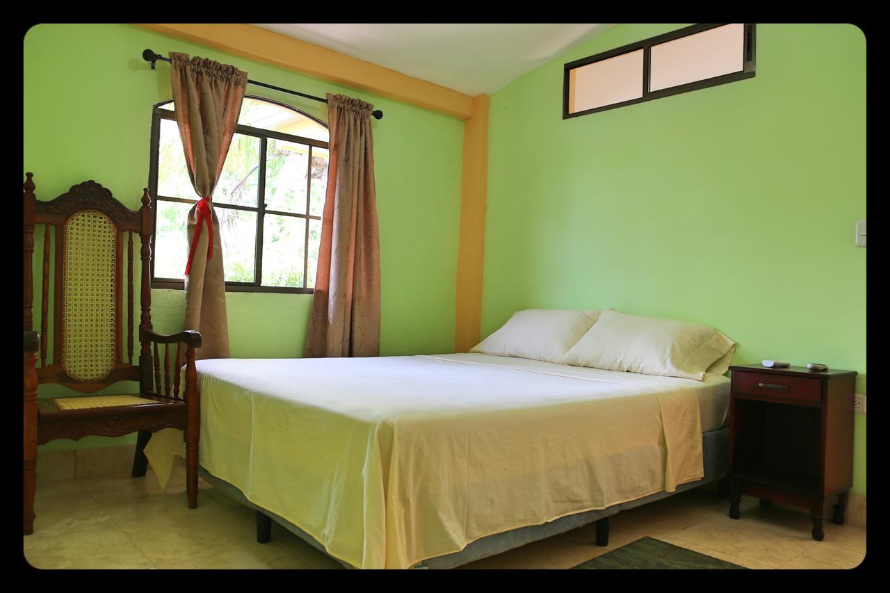 Hostal San Antonio León Buitenkant foto