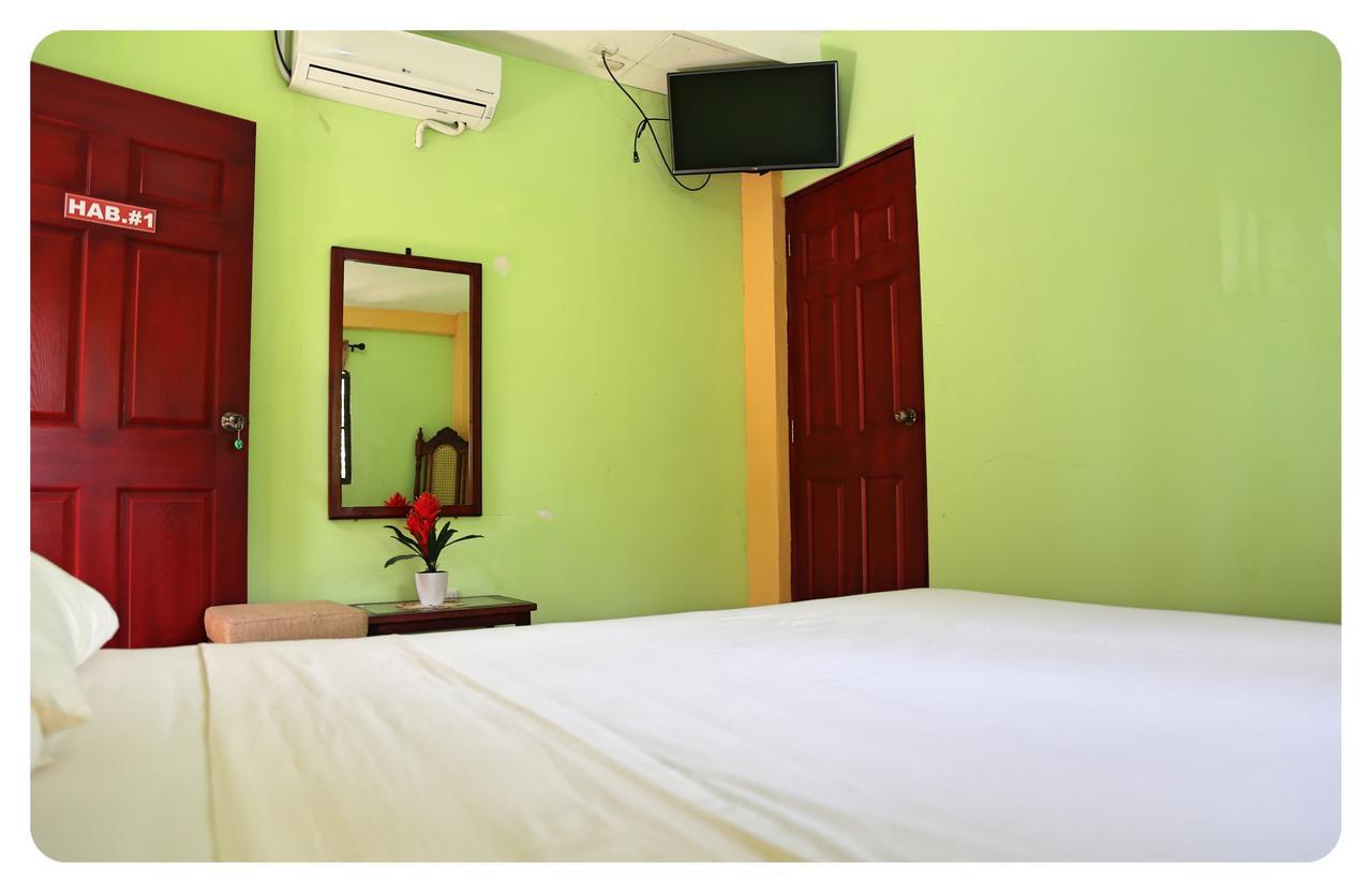 Hostal San Antonio León Buitenkant foto