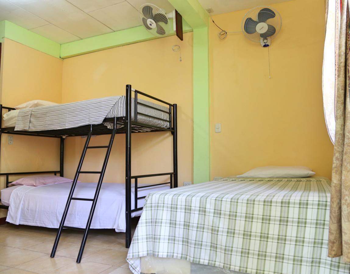 Hostal San Antonio León Buitenkant foto