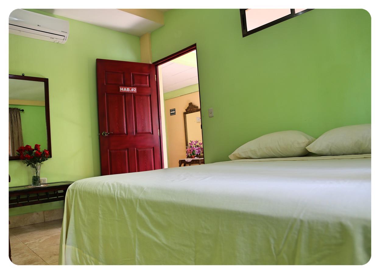 Hostal San Antonio León Buitenkant foto