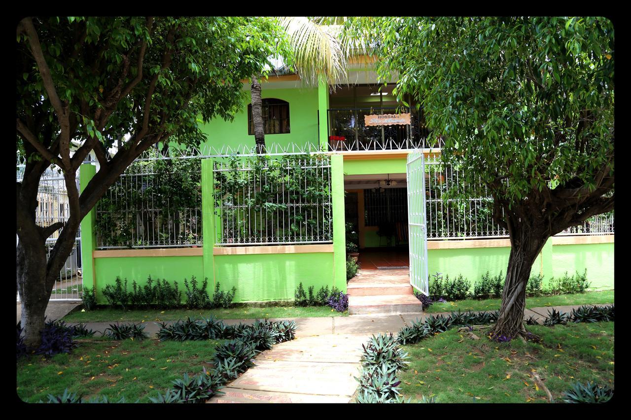Hostal San Antonio León Buitenkant foto
