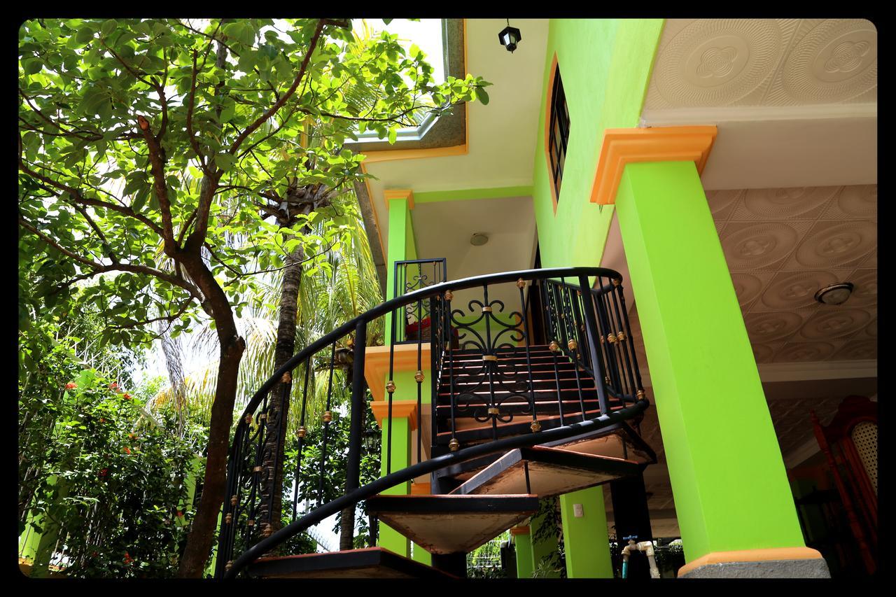 Hostal San Antonio León Buitenkant foto