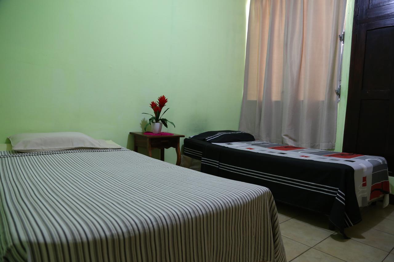Hostal San Antonio León Buitenkant foto