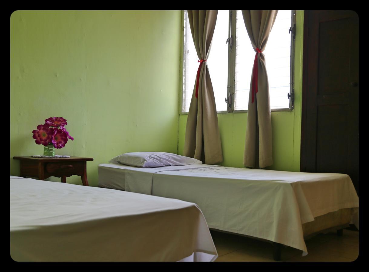 Hostal San Antonio León Buitenkant foto