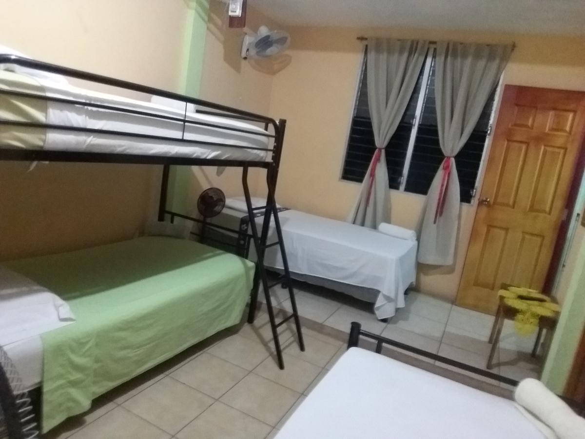 Hostal San Antonio León Buitenkant foto