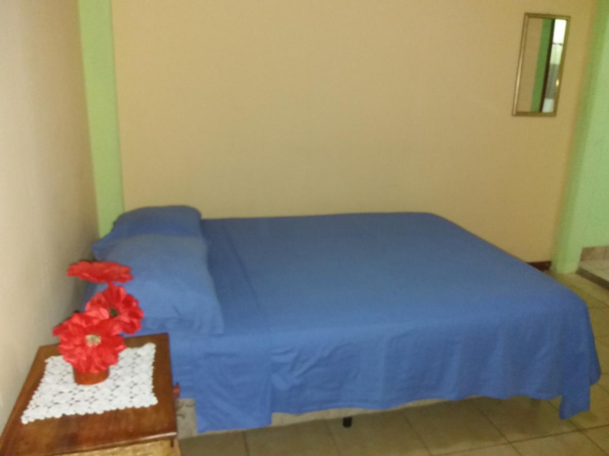 Hostal San Antonio León Buitenkant foto