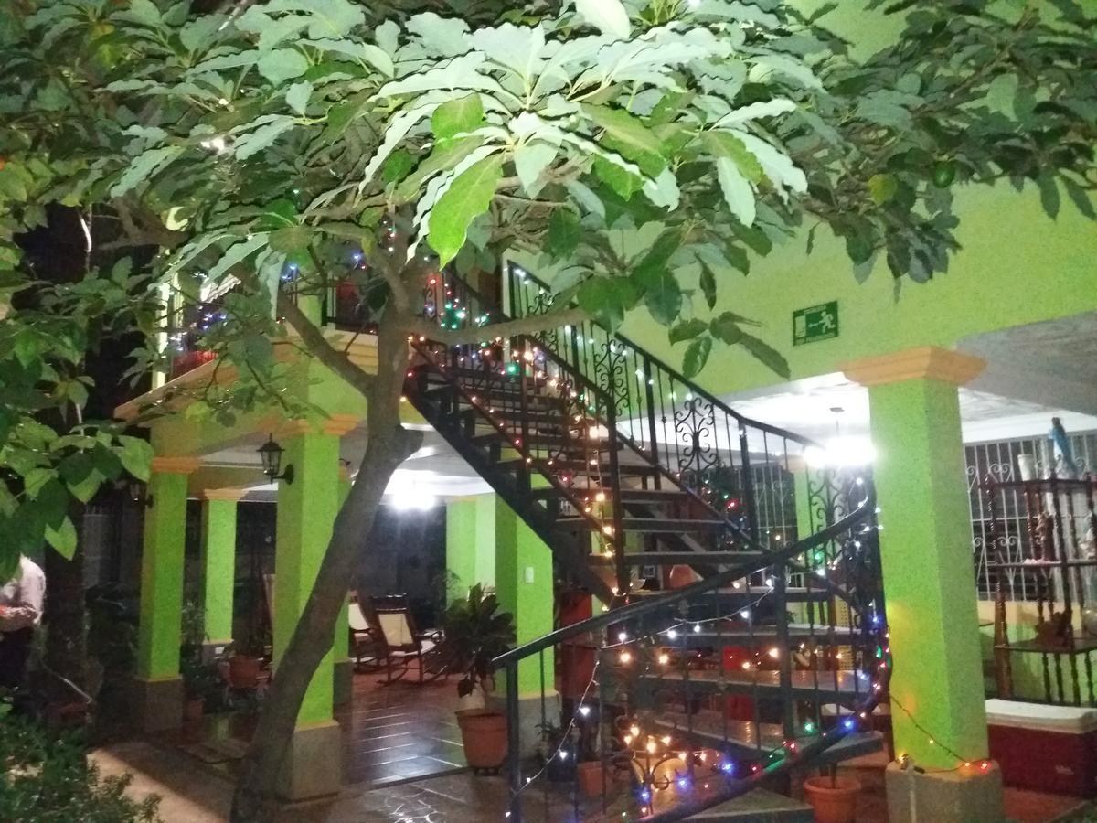 Hostal San Antonio León Buitenkant foto